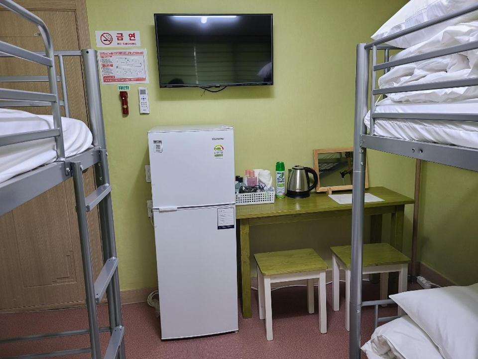 Joy Guest House Асан Екстериор снимка